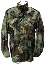 VINTAGE MILITARY US AIR FORCE M-65  WOODLAND CAMO FIELD JACKET w/ PATCHES MED R picture