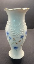 Lenox Bone China Floral Bud Vase 5”.  Beautiful. Excellent Condition.  Beautiful picture