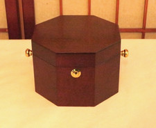 HOWARD MILLER CHRONOMETER CHERRY WOOD  & SOLID BRASS QUARZ CLOCK MODEL 645-187 picture