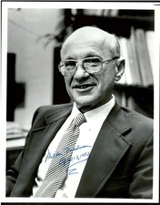 Milton Friedman Signed Autographed 8x10 Photo BAS Beckett Cert Economist Nobel picture
