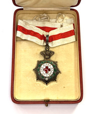Spain Order of the Red Cross Commander Class Tanfani & Bertarelli Cased picture