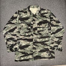 Vintage US Army Tiger Stripe Camo Military Fatigue Shirt Combat Jacket Small VTG picture