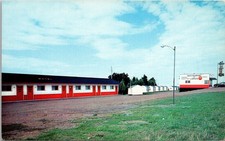 UNIC Postcard Restaurant & Motel L'Oasis St-Roch-des-Aulnaies Quebec Unposted picture