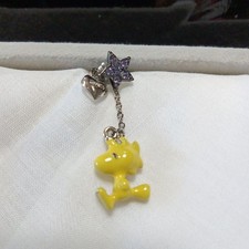 ANNA SUI Woodstock Yellow Wood Charm Earrings Star & Heart Accent Single Ear picture