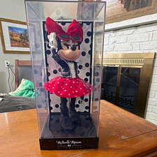 Disney Store Minnie Mouse Signature Limited Edition Doll 2018 COA 0526/6000 picture