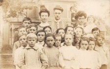 G82/ Interesting RPPC Postcard c1910 Preety Children Mothers? Teachers? 6 picture