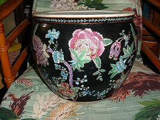 Vintage Chinese Famille Noire(Black Ground) Pircelain PLanter / Jardiniere picture