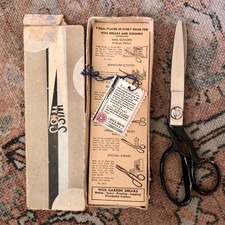 Vintage Wiss Pinking Shears  Model C 9 inch Dressmakers ￼Scissors picture