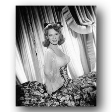 Dinah Shore Photo 8x10 Up In Arms 1944 Publicity Portrait United States picture