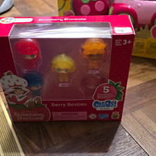 The Loyal Subjects Strawberry Shortcake Cheebee Micro Scented 5-Pack Set Age 3+ picture