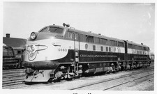 VINTAGE B&W RAILROAD PHOTO CHICAGO & NORTH WESTERN 4063 ILLINOIS 1948 EMD F3A picture