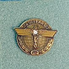 Vintage 10K Gold & Diamond Boeing 20 Year Service Lapel Pin With Case picture