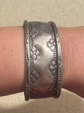 Vintage Sterling Silver Stamp Work Sunburst patterns Border 35.9gr picture