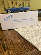 DANBURY MINT 1958 FORD THUNDERBIRD CONVERTIBLE IN MONARCH BLUE. 1:24 Scale / Box picture