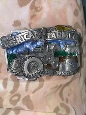 AMERICAN FARMER BELT BUCKLE SISKIYOU 1983 E-27 FEEDS THE WORLD TRACTOR COW BARN. picture