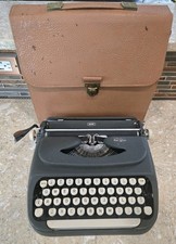 Vintage Early 1960s Royal Dart Portable Typewriter With Faux Leather Case NICE  picture