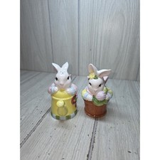 Vintage 1996 Jay Imports Spring Easter Bunny Salt & Pepper Shakers 4