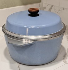 Kitchen Fair KF Vintage Dutch Oven Sky Blue Cast Aluminum Wood Knob 14