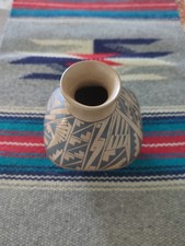 Highly Detailed Signed Rogelio Gonzalez polychrome Mata Ortiz Pottery Pot picture