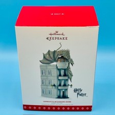 NEW Hallmark Harry Potter: Gringotts Wizarding Bank 2017 Keepsake Ornament RARE picture