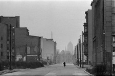 East-Berlin West-Berlin In 1958. Berlin - novembre 1958- Berlin-Es- Old Photo picture