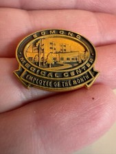 Edmond Medical Center Employee of the Month Lapel Pin Oklahoma OU Vintage picture