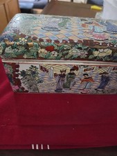 Chinese Painted Porcelain Lidded Trinket Box Figural Scene Floral Border Mark picture
