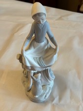 Lladro Rabbit’s Food Girl with Bunny Porcelain Figurine – 9” Item #4826 picture