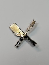 Steak 'n Shake Lapel Pin Restaurant Chain Cleaver & Fork Small Size picture