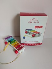 Hallmark 2017 Pull-A-Tune Xylophone ornament picture