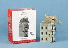 Hallmark QXI3045 Harry Potter: Gringotts Wizarding Bank 2017 Keepsake Ornament picture