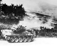 M18 Hellcat in action in Firenzuola Italy World War II WWII WW2 8x10 Photo 947c picture