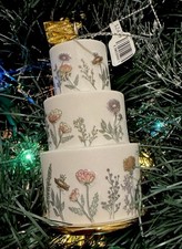 2026 Hallmark Gold Just Married 💒 Wedding Cake 🎂 Christmas Ornament, New w Tag picture