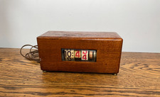 VINTAGE 1960'S WOODEN CASED TYMETER NUMECHRON AMERICAN ELECTRIC FLIP DESK CLOCK picture