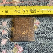 Antique 1860s Empty Union Case Embossed Leatherette Velvet Photography  picture