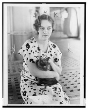 Photo:Mrs. Thomas H. Massie Portrait Seated with Cat 1920s picture