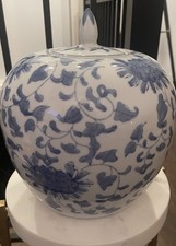 Large Blue & White Chinese Porcelain Ginger Jar Floral Chinoiserie 9” picture