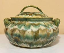 Green/Brown/Beige Ceramic Round Casserole Dish w/ Lid & Handles Drip Glaze picture