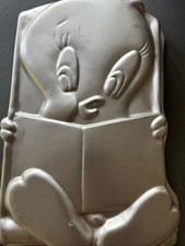 Wilton Tweety Bird w Book Cake Pan Model 502-7687 produced 1978-79 Approx 14.5
