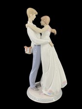 LLADRO LOVE'S LITTLE SURPRISES COUPLE #6746 BRAND NIB LOVE GIFT LARGE RARE picture