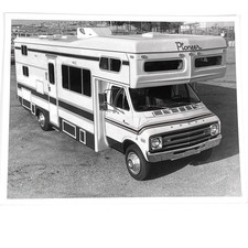 1972 Dodge Pioneer Motorhome Super Coach - 8x10 Dealer Advertising Photo picture