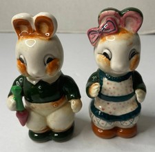 VINTAGE ANTHROPOMORPHIC RABBITS BUNNY SALT & PEPPER SHAKER SET MADE IN JAPAN picture