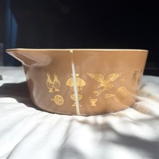 RARE MISPRINT  Vintage Early American Pyrex Cinderella Bowl 2.5 QT With Lid picture