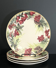 4 Botanical Wreath Williams Sonoma Dinner Plates 10 5/8” Berries/ Pinecones NICE picture