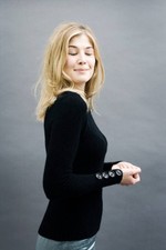 Actor Rosamund Pike for the Observer September 20 2006 London England Photo 10 picture