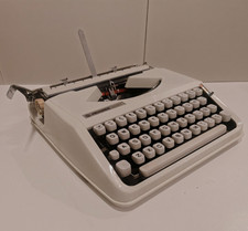 HERMES BABY. POP ART.  CURSIVE TYPEWRITER. 1977. SPACE AGE . SPANISH LAYOUT picture