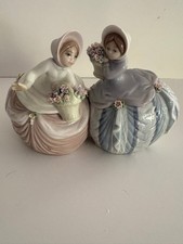 Lladro Petite Pair Porcelain Figurines No. 5384 RETIRED-Mint Condition picture