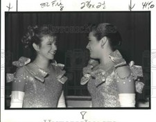 1990 Press Photo Elesha Clynes, Elizabeth Capritto at Hermes Event - noa65056 picture