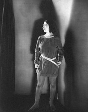 Actress Winifred Lenihan in character as Saint Joan wearing a da 1930s Old Photo picture