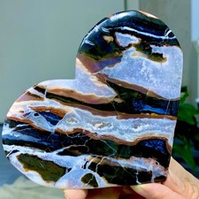 231G Natural black/brown Stripe agate heart-shaped Crystal mineral picture